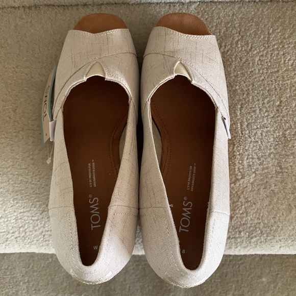 NWT/NIB TOMS CLASSIC WEDGE SLIP-ON - Picture 5 of 6